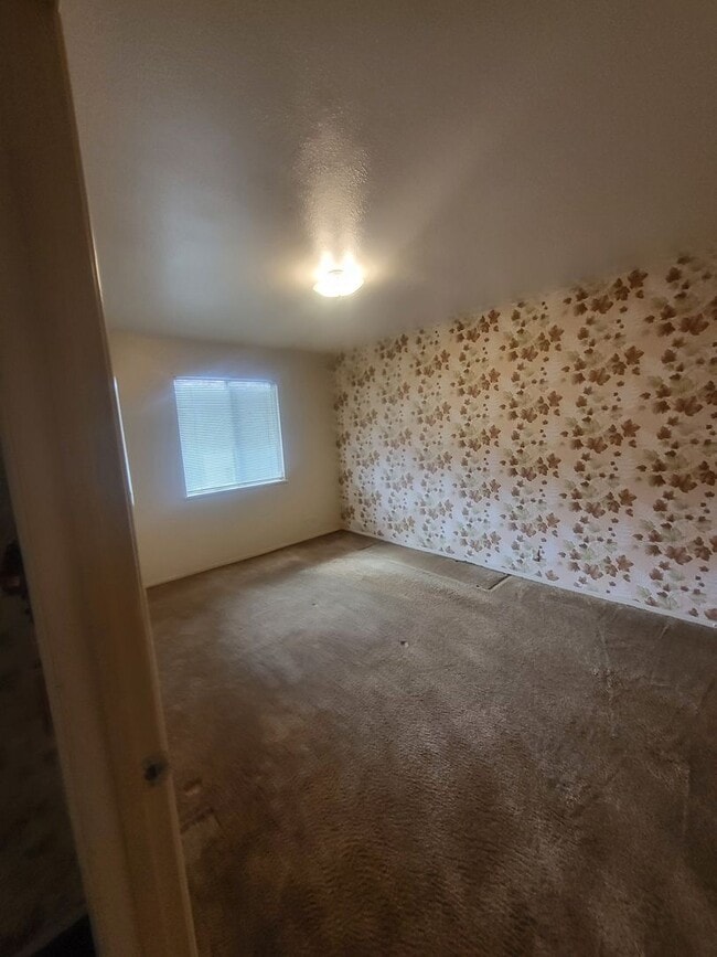 Photo - NE UPTOWN WINROCK CONDO 2/BD 2/BA - UTILITIES INCLUDED