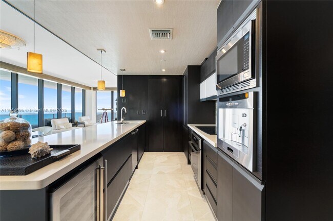 Photo - 5875 Collins Ave