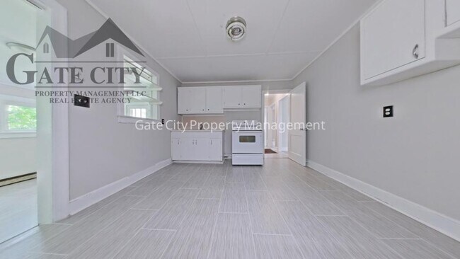 Photo - 914 Randolph St