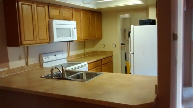 Photo - 122 W Perry Ln