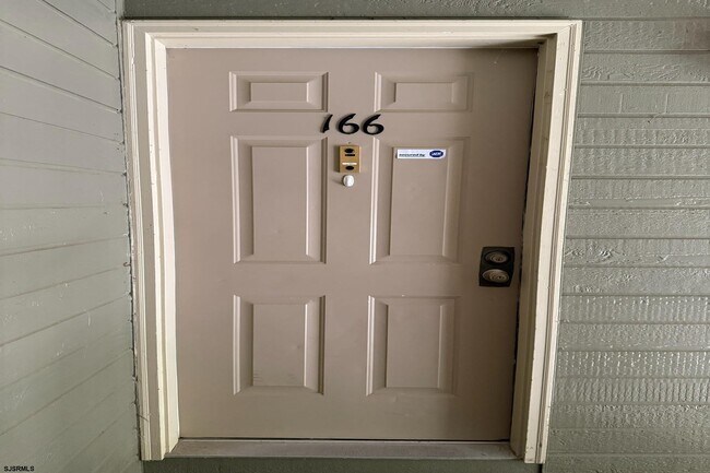 Photo - 166 Sussex Pl Unit 1506/166