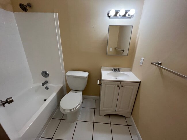 Photo - Dorian 1058-60 Unit 1058