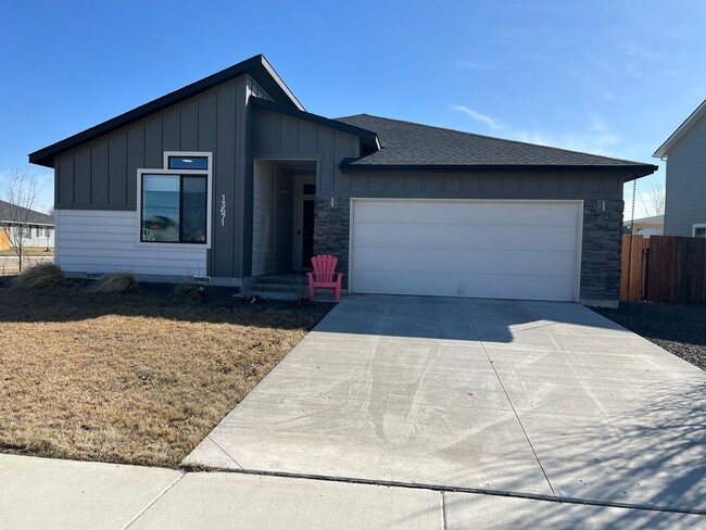 Single level 4 bed 2 bath home in Caldwell ID - Single level 4 bed 2 bath home in Caldwell ID