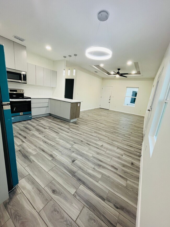 1606 Angelina Dr Unit 2
