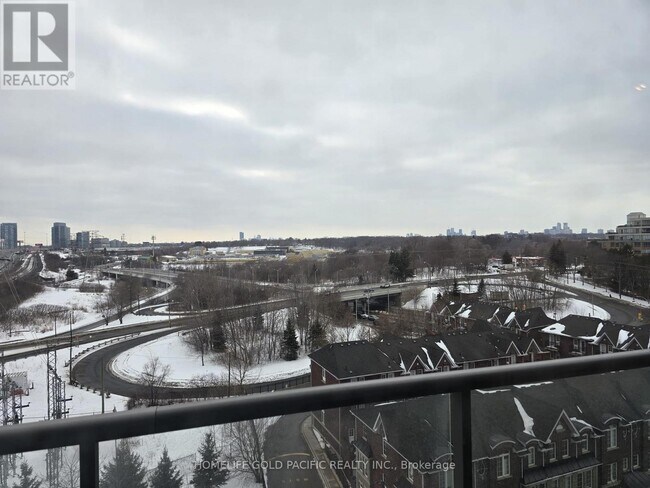 Photo - 105 The Queensway Unité 806