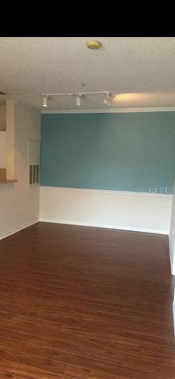Building Photo - 18001 Richmond Pl Dr Unit 220