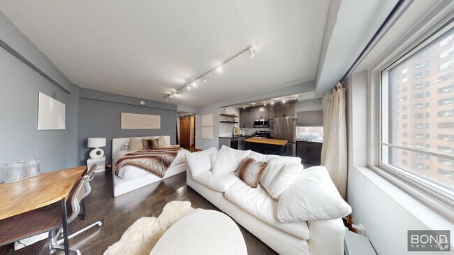 Building Photo - 235 Adams St Unit 8K Rental