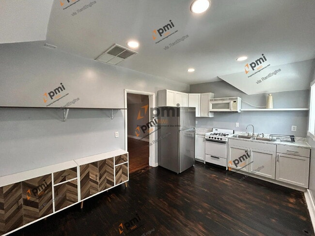 Photo - 1101 Manhattan St
