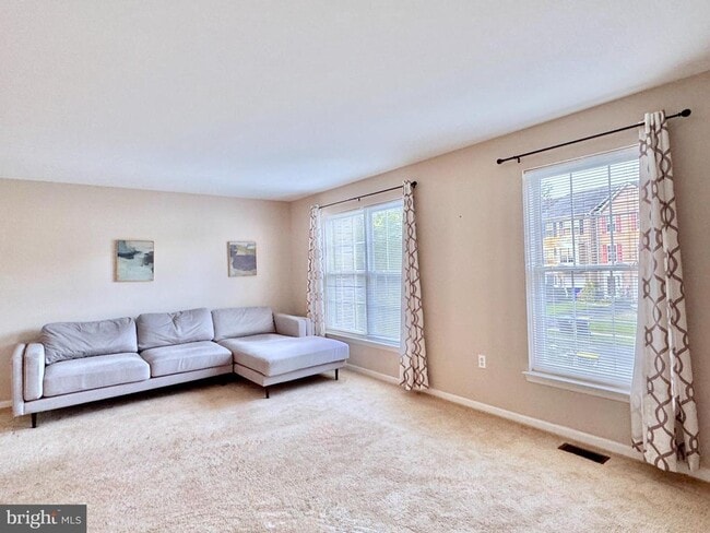 Photo - 354 N Barrington Ct