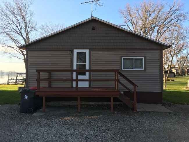 Photo - Cute Cottage located on Lake Koshkonong