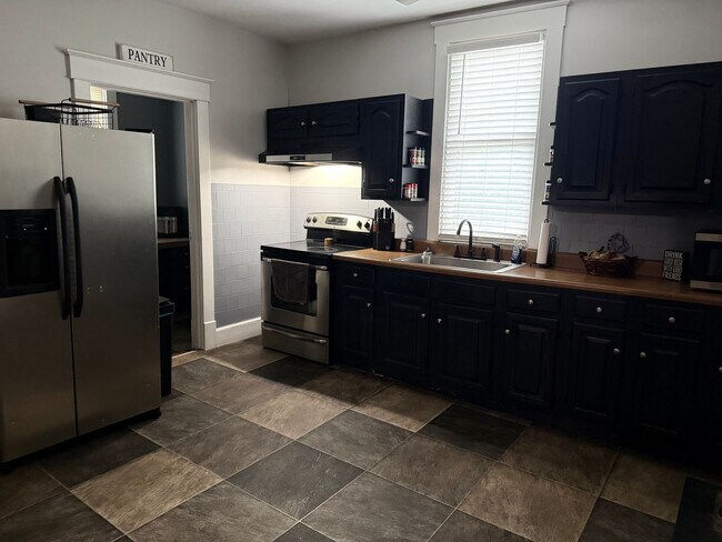Photo - 2638 Sanford Ave