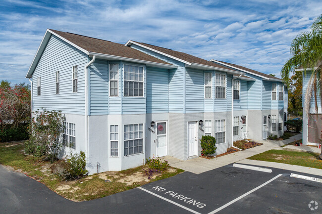 10545-10573 Chalmer St Spring Hill, FL