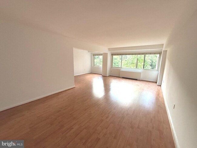 Photo - 4201 Cathedral Ave NW Unit 303E