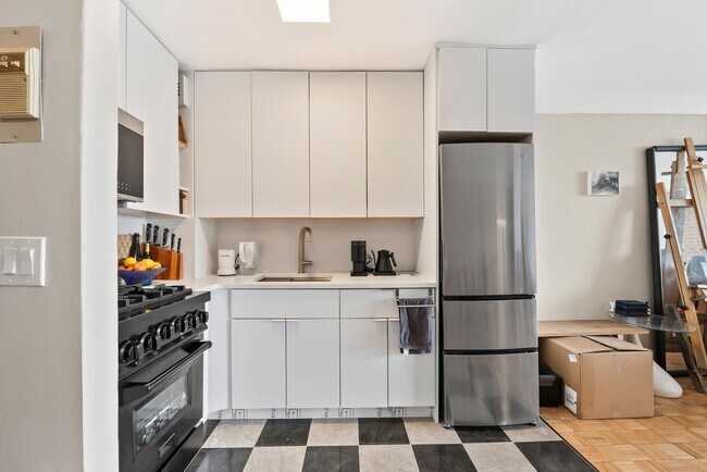 Photo - 899 JFK Blvd E