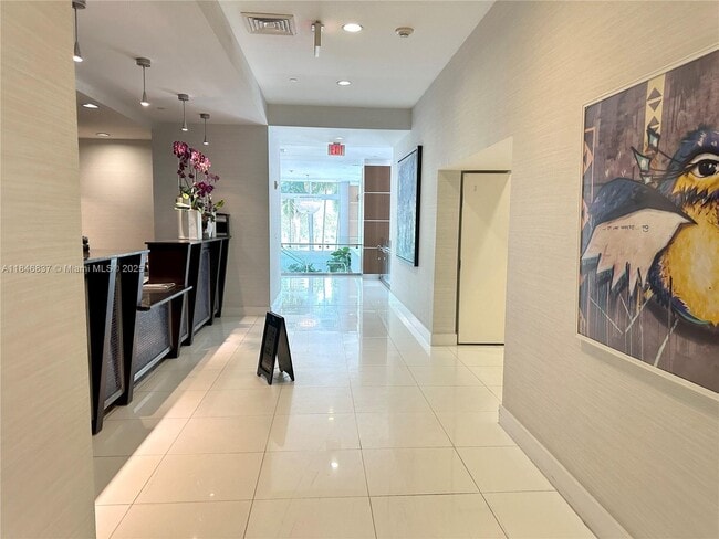 Building Photo - 1800 N Bayshore Dr Unit 4102 Rental
