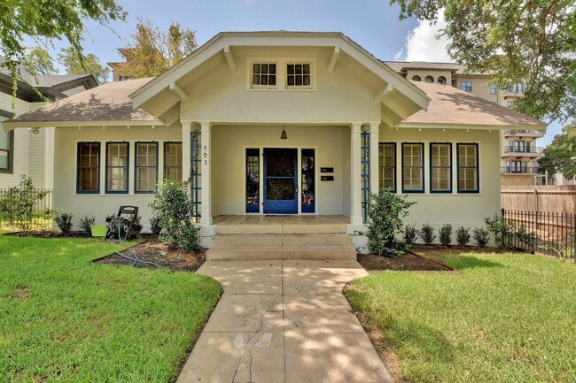 Building Photo - 6bed/3bath House in West Campus