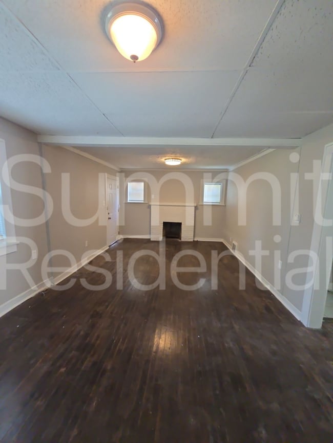Photo - 5011 E 39 Terrace