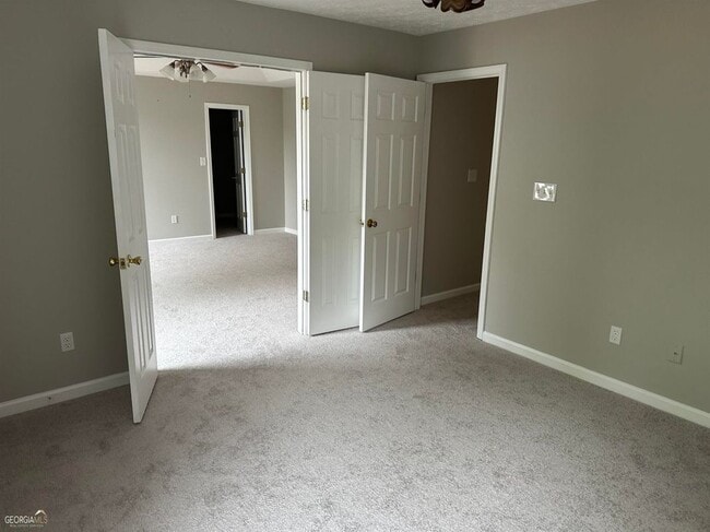 Photo - 1133 Hawthorn Ln