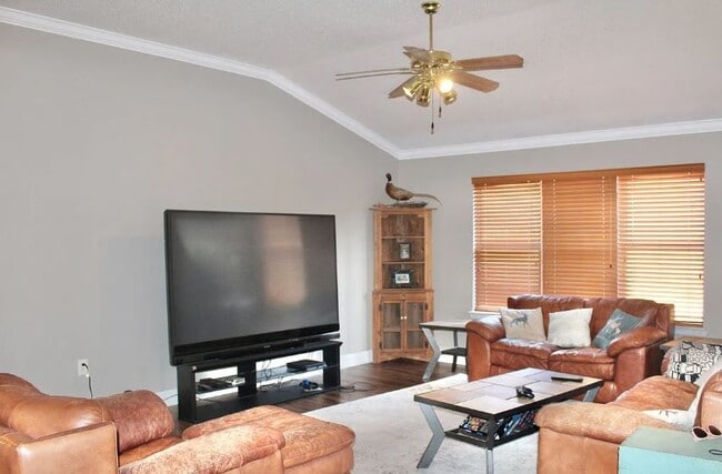 Photo - 1602 Trent St
