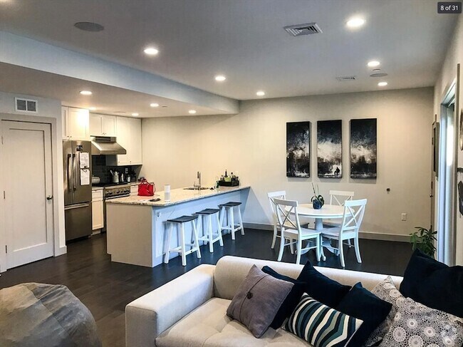 Building Photo - 309 E Street Unit 24 Rental