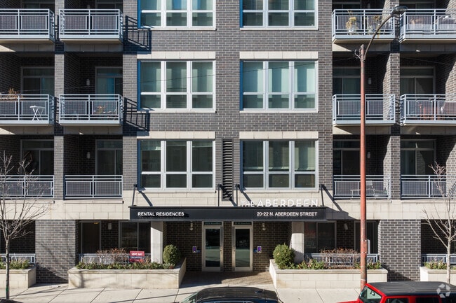 Entry - The Aberdeen West Loop Luxury Apartments