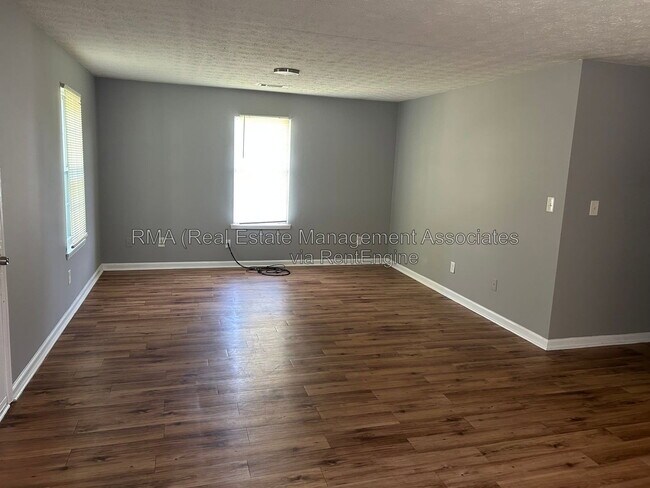Photo - 816 Lane St
