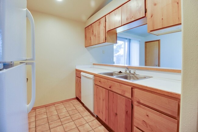 Photo - 2144 SW Reindeer Ave Unit 2144