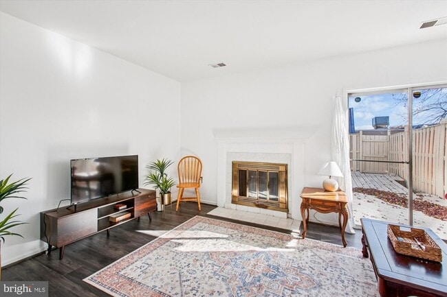 Photo - 8703 Village Green Ct