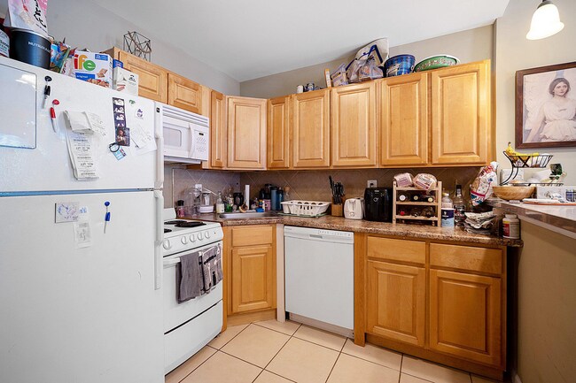 Photo - 1610 N Willington Unit A