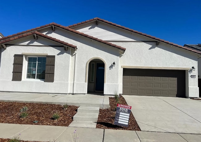 Building Photo - Beautiful 5 bed / 4 bath Rental