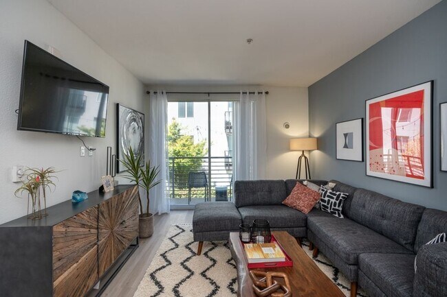 Domain Oakland
