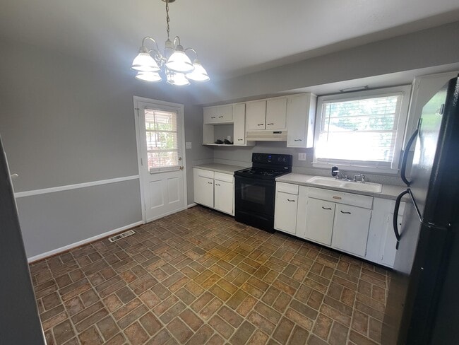 Photo - 872 Tearose Dr