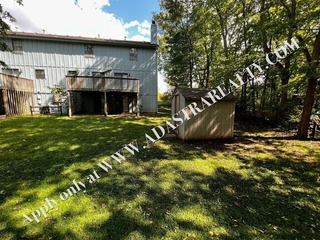 Photo - Spacious Duplex in Lee's Summit-Available ...
