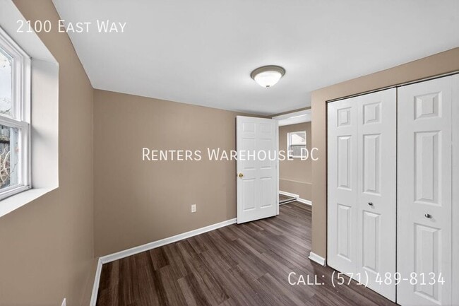 Photo - 2100 East Wy