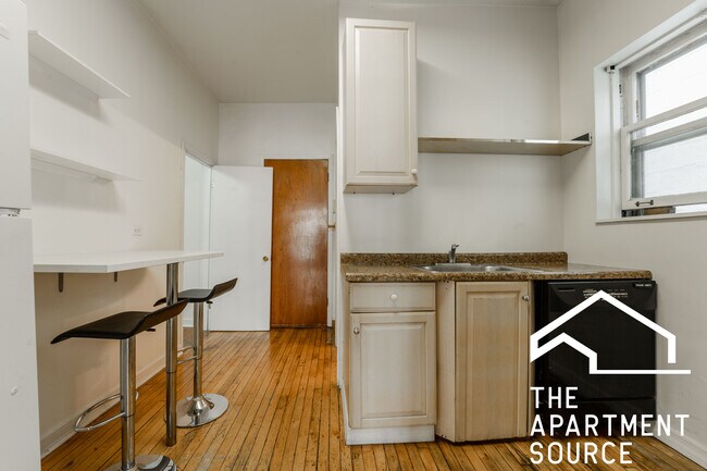Photo - 2334 N Wayne Ave Unit 1R