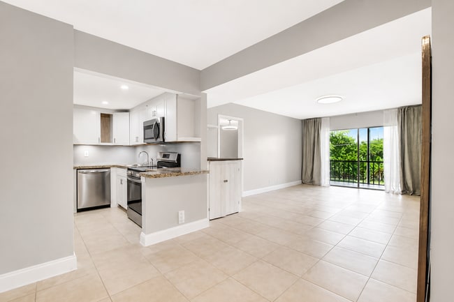 Photo - 450 NW 20th St Unidad 2020