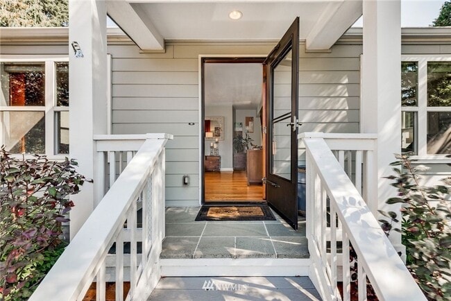 Photo - Beautiful Craftsman House with Large Yard and Detached Garage!