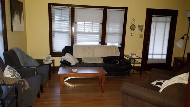 LIving room - 1221 Packard St Unit 1221 Packard