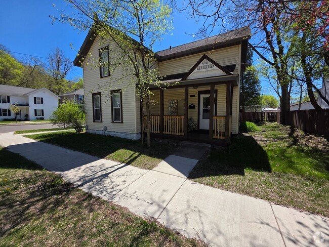 Building Photo - 417 Marston Ave Rental