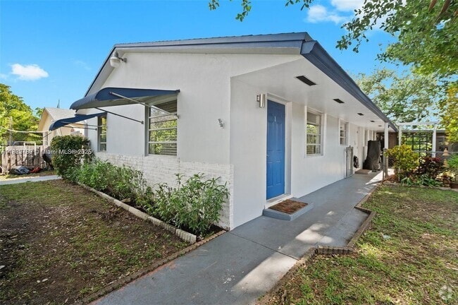 Building Photo - 5120 SW 26th Ave Unit 1-2 Rental