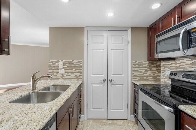 Photo - 3525 Sage Rd Unit 801