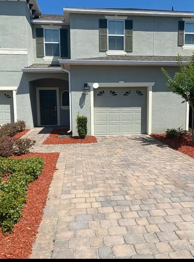 Exterior frontal - 102 Phillip Scott Dr