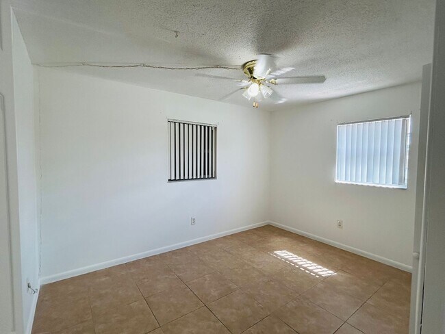 Photo - Excellent 2/1 Duplex in Desirable Area