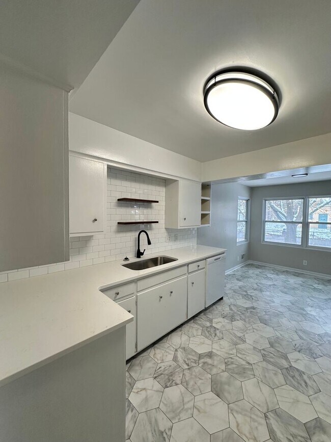 Photo - 3009 W Michigan Ave