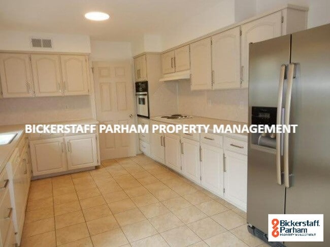 Photo - Luxury, Location, and Convenience. Near Heath Park!!