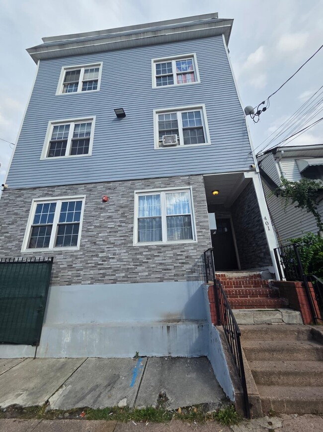 Building Photo - 399-401-401 E 28th St Unit 3rd floor Rental