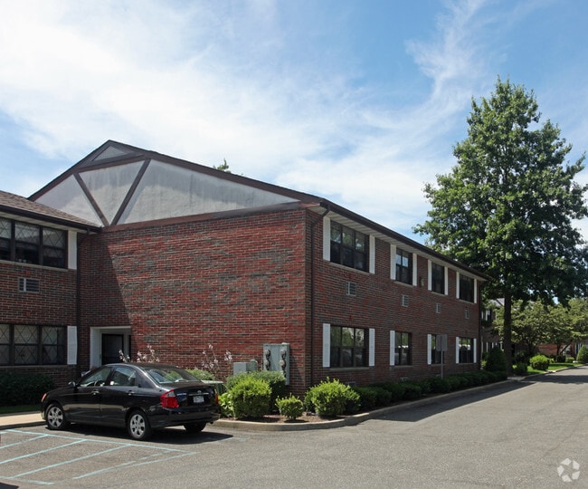 Manor V Apartments