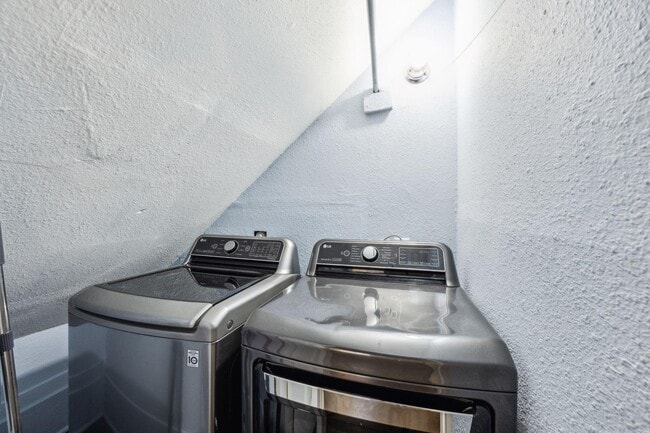 Photo - 605 S Oak Cliff Blvd Unit 2