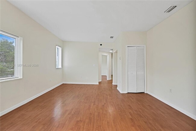 Building Photo - 109 NW 6th Ave Unit 8