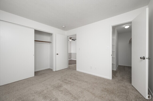 1BR, 1BA - 650SF - Bedroom